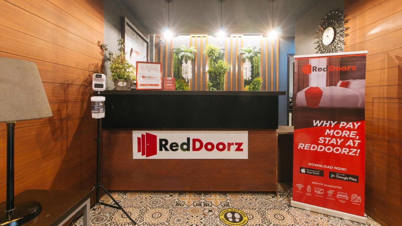 Reddoorz @ Gardenview Hotel Gtower Ángeles Exterior foto